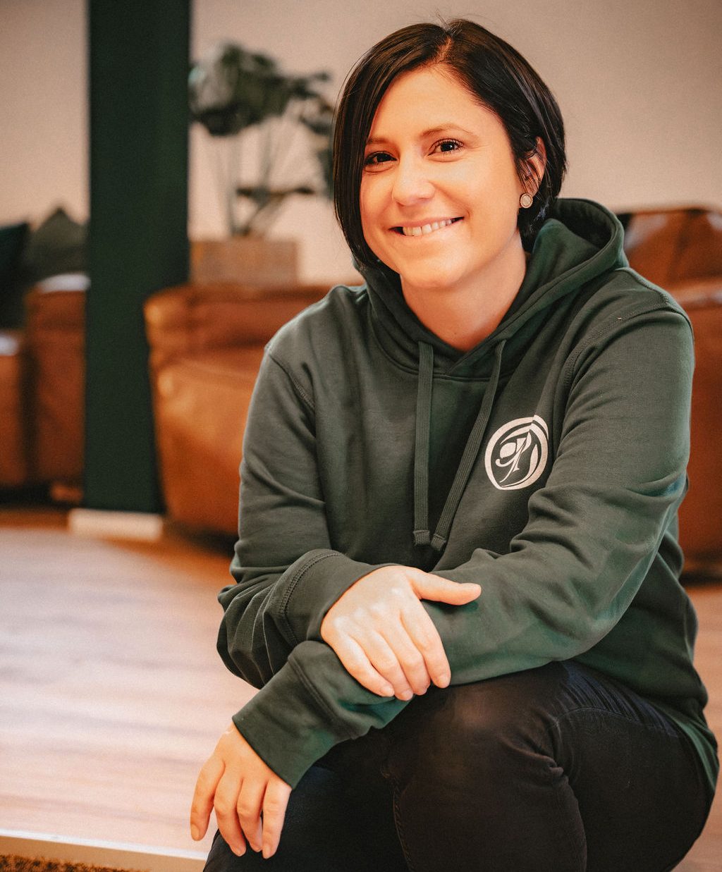 Portrait Jasmin Peetz lächelnd